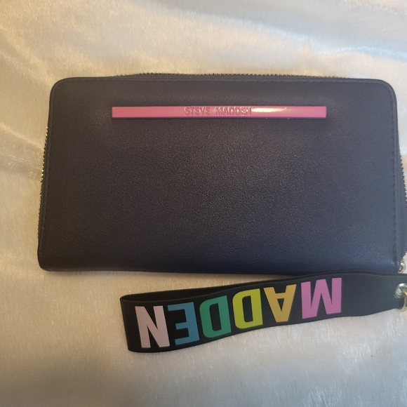 Steve Madden - Navy Blue and Pink Wallet, 8x5x1 - Picture 2 of 11